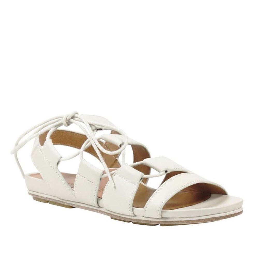 L’Amour Des Pieds Digbee Gladiator Strappy Sandal